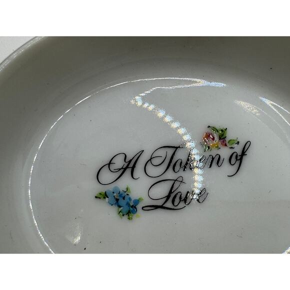 Avon tricker box with box - Picture 3 of 3